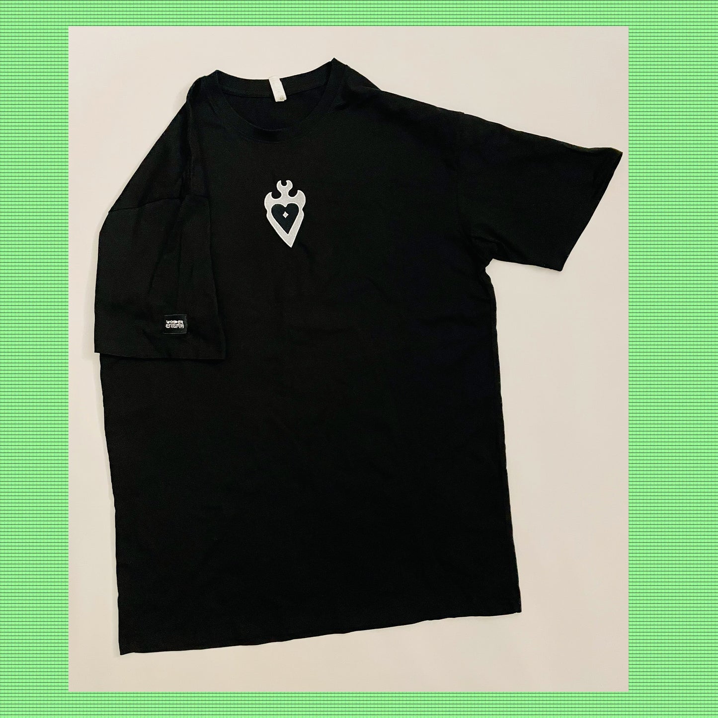 ..CUSTOM.. "LOV3" Essential Tee