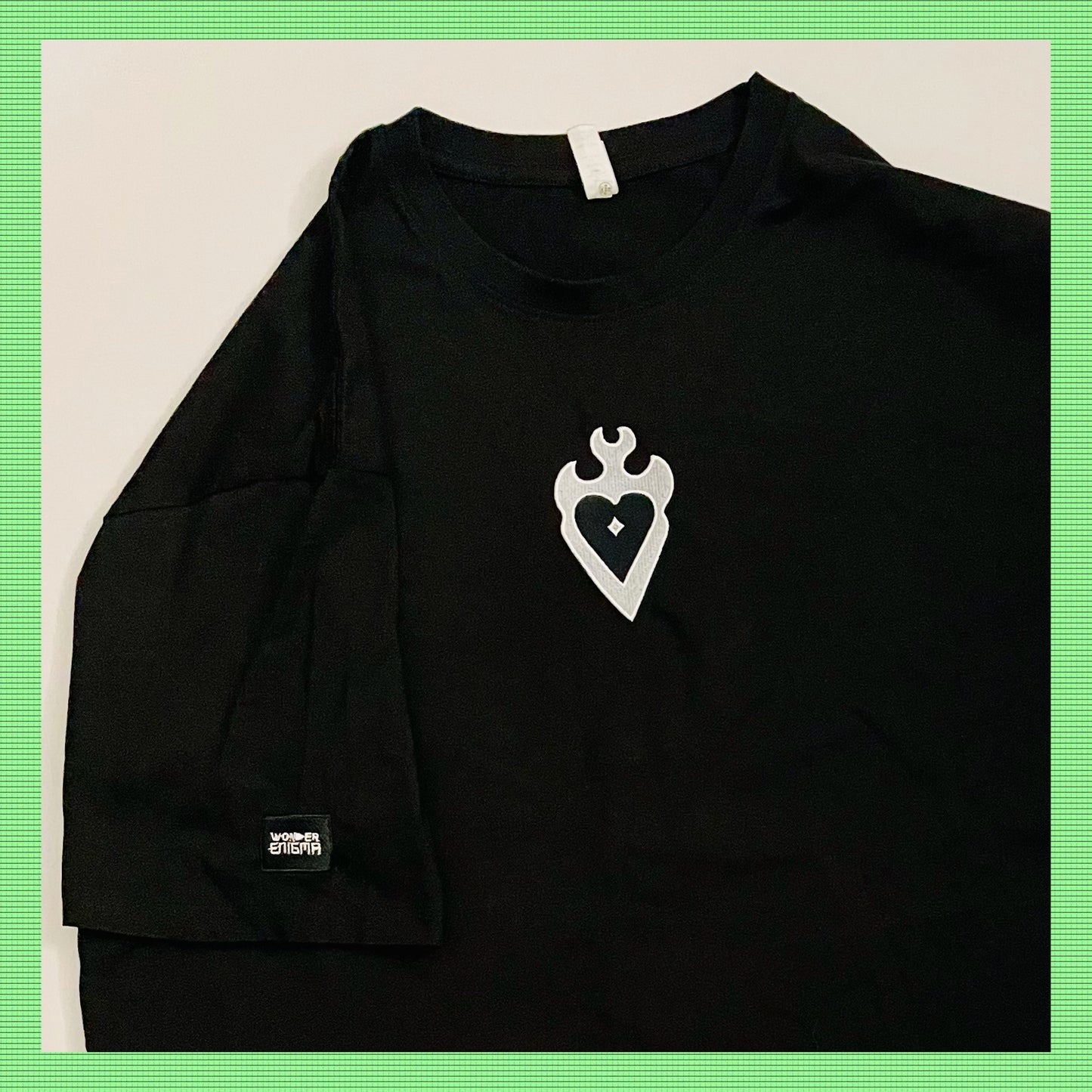 ..CUSTOM.. "LOV3" Essential Tee
